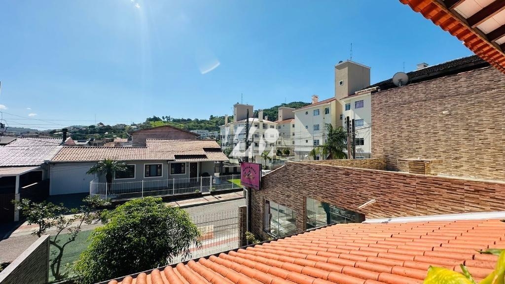 Casa em Madri, Palhoça. 2 quartos, 378m². Imagem 5 de 24