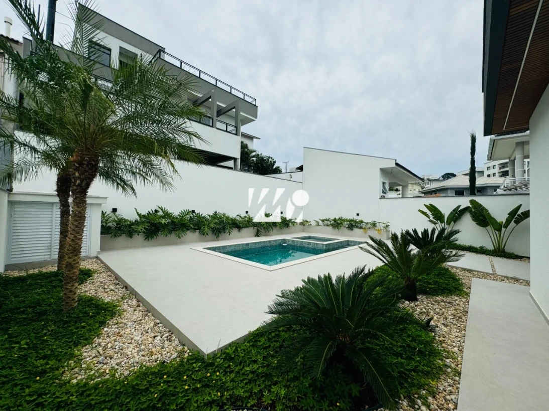 Casa em Pedra Branca, Palhoça. 3 quartos, 240m². Imagem 1 de 19