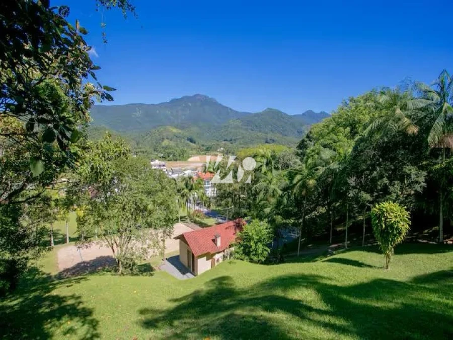 Sítio em Vargem Grande, Águas Mornas. 5 quartos, 200m². Imagem 1 de 21