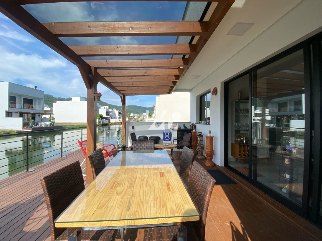 Casa em Beira Rio, Biguaçu. 3 quartos, 197m². Imagem 4 de 18