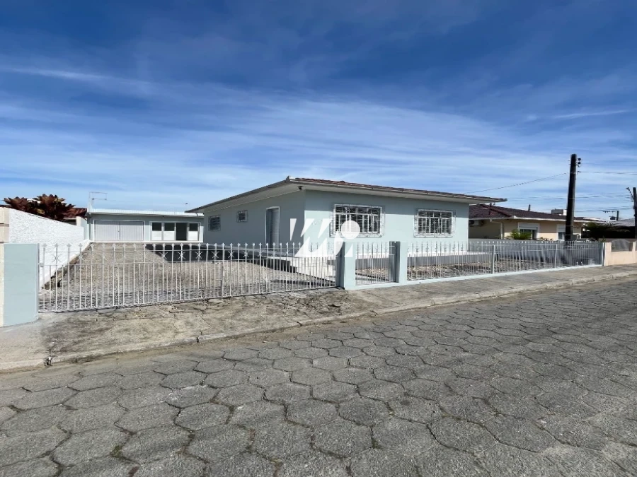 Casa em Ponte do Imaruim, Palhoça. 3 quartos, 130m². Imagem 1 de 17