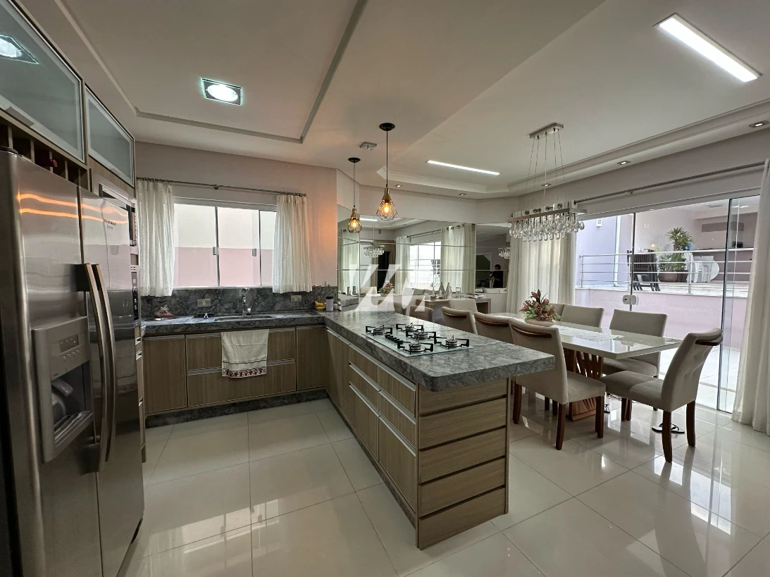 Casa em Pedra Branca, Palhoça. 4 quartos, 261m². Imagem 3 de 17