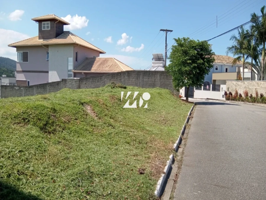 Terreno em Pedra Branca, Palhoça. 0 quartos, 0m². Imagem 1 de 3