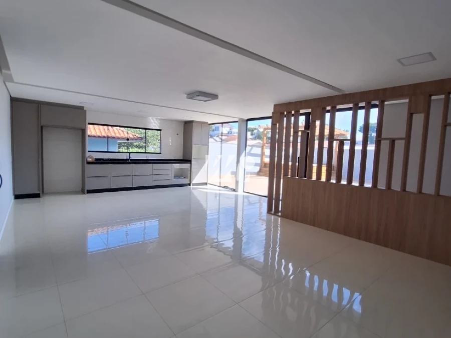 Casa em Pagani, Palhoça. 4 quartos, 472m². Imagem 1 de 10