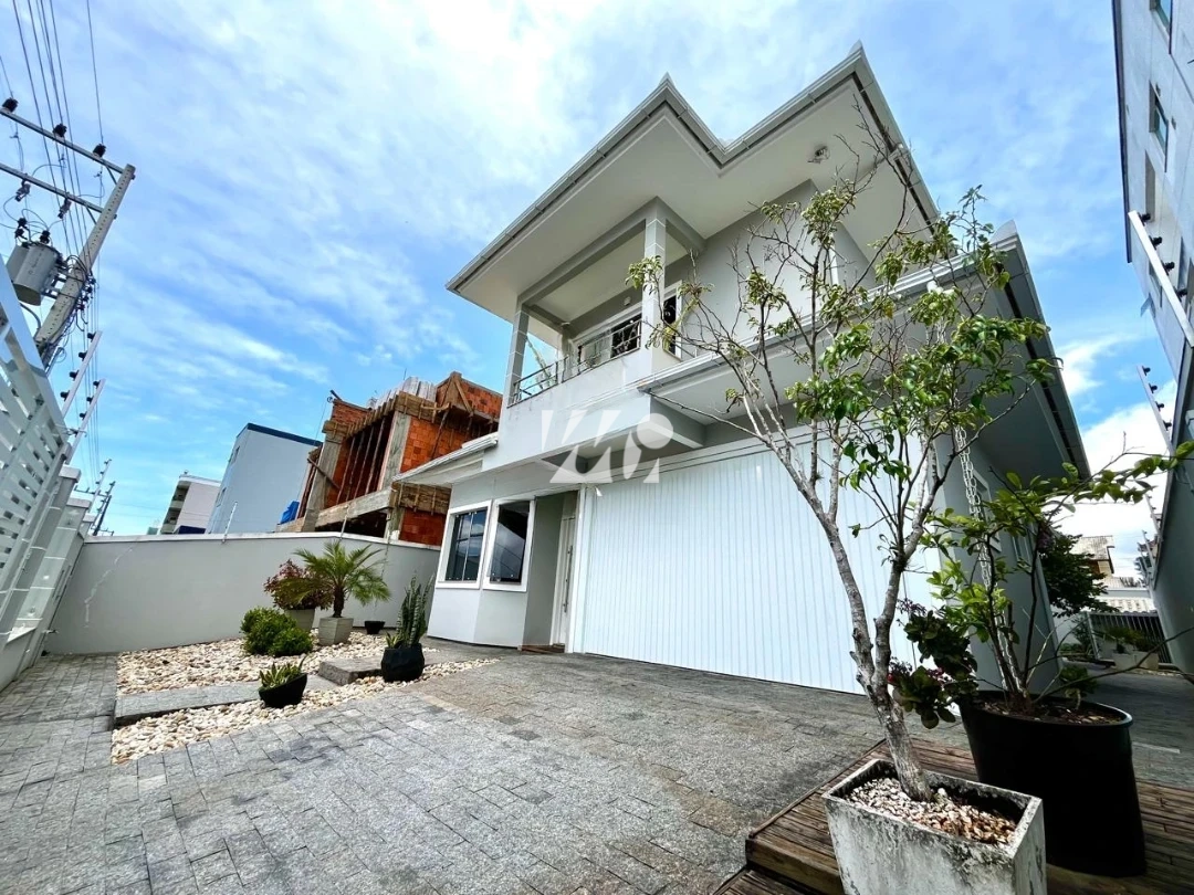 Casa em Pagani, Palhoça. 3 quartos, 170m². Imagem 1 de 10