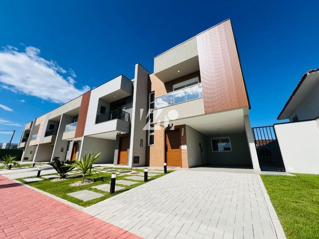 Sobrado Geminado em Sertão do Maruim, São José. 3 quartos, 123m². Imagem 1 de 21