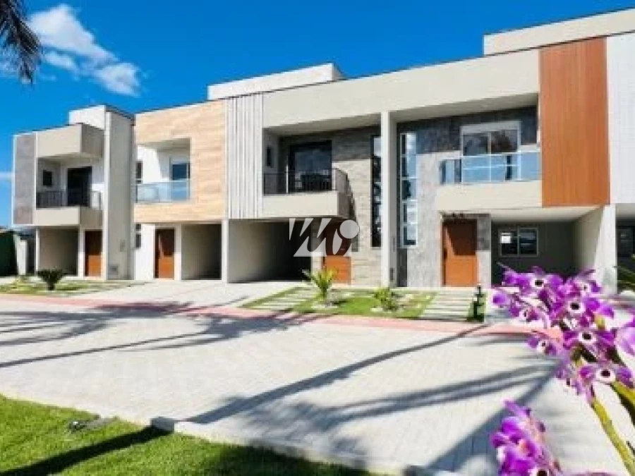 Sobrado Geminado em Sertão do Maruim, São José. 3 quartos, 118m². Imagem 1 de 16