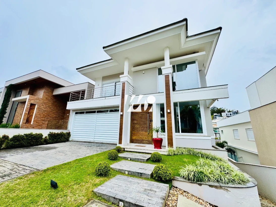 Casa em Pedra Branca, Palhoça. 3 quartos, 320m². Imagem 1 de 27