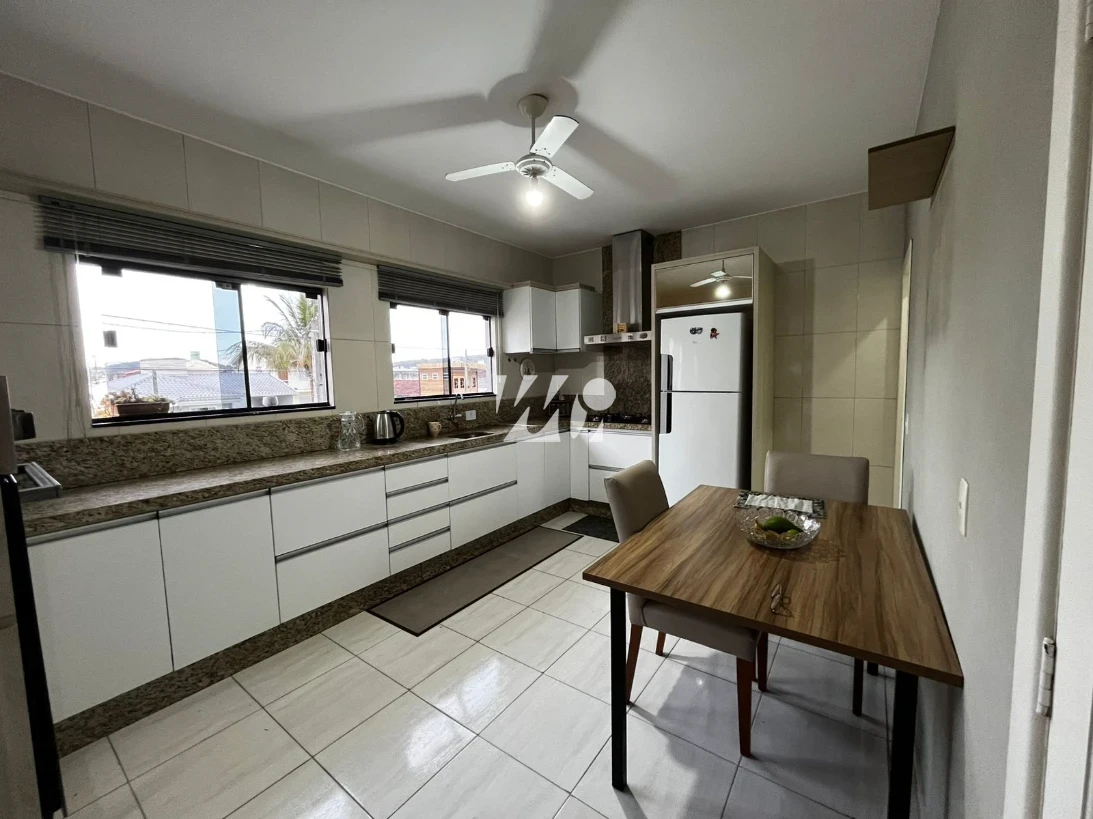 Casa em Ponte do Imaruim, Palhoça. 4 quartos, 240m². Imagem 2 de 32