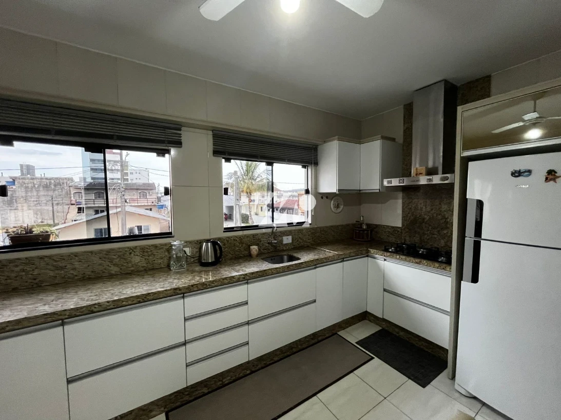 Casa em Ponte do Imaruim, Palhoça. 4 quartos, 240m². Imagem 3 de 32