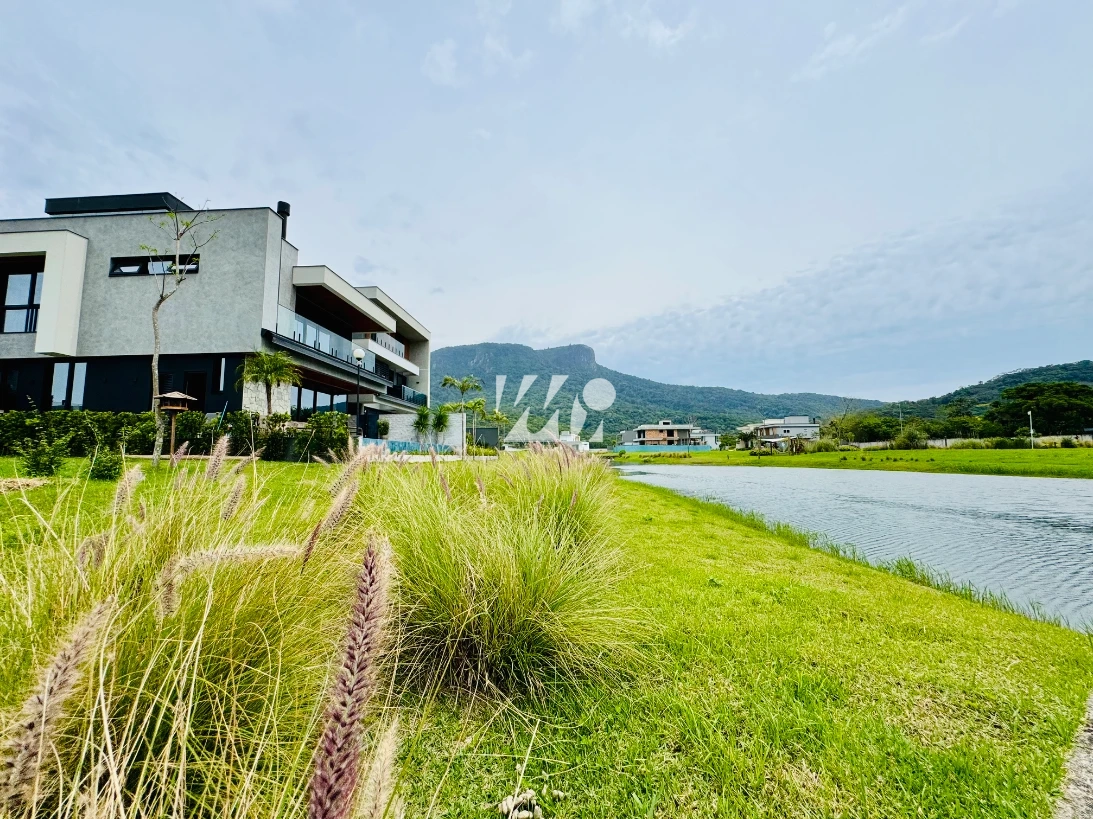 Terreno em Pedra Branca, Palhoça. 0 quartos, 300m². Imagem 2 de 22