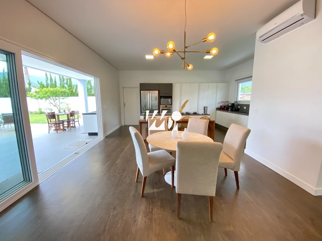 Casa em Sul do Rio, Santo Amaro da Imperatriz. 3 quartos, 340m². Imagem 1 de 34