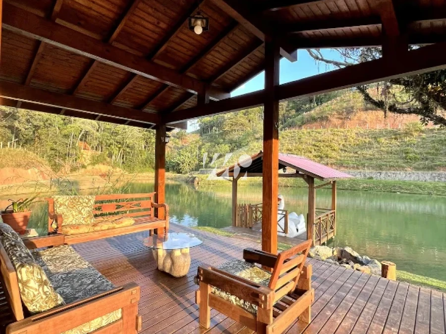 Sítio em Fazenda Sacramento, Águas Mornas. 5 quartos, 500m². Imagem 3 de 50