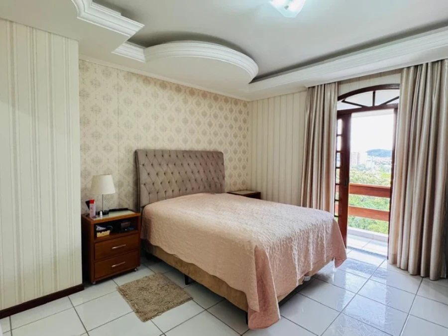 Casa em Pedra Branca, Palhoça. 3 quartos, 270m². Imagem 8 de 12