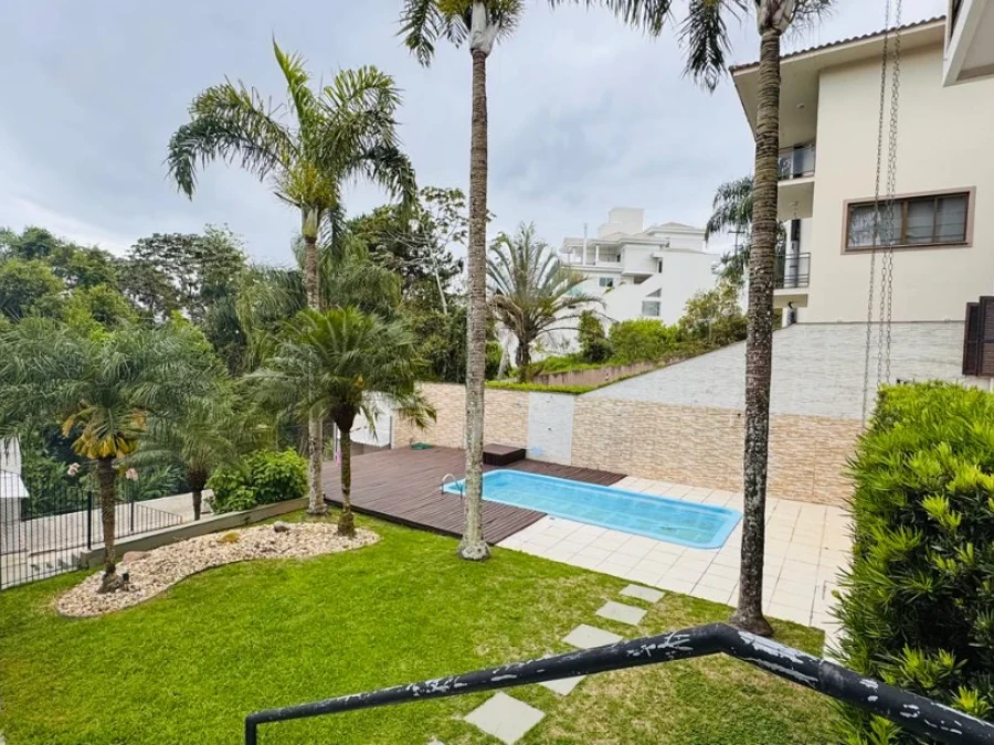 Casa em Pedra Branca, Palhoça. 3 quartos, 270m². Imagem 1 de 12