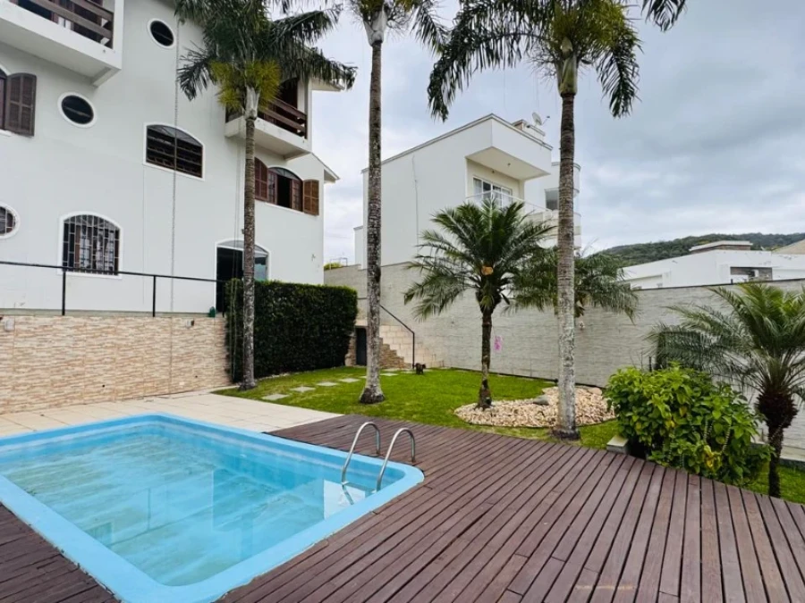 Casa em Pedra Branca, Palhoça. 3 quartos, 270m². Imagem 3 de 12