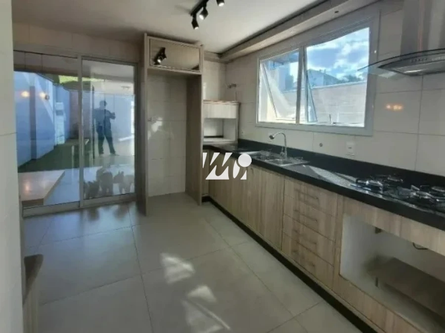 Casa em Pedra Branca, Palhoça. 4 quartos, 309m². Imagem 12 de 13