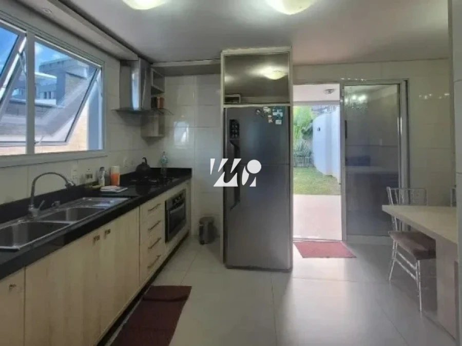 Casa em Pedra Branca, Palhoça. 4 quartos, 309m². Imagem 3 de 13