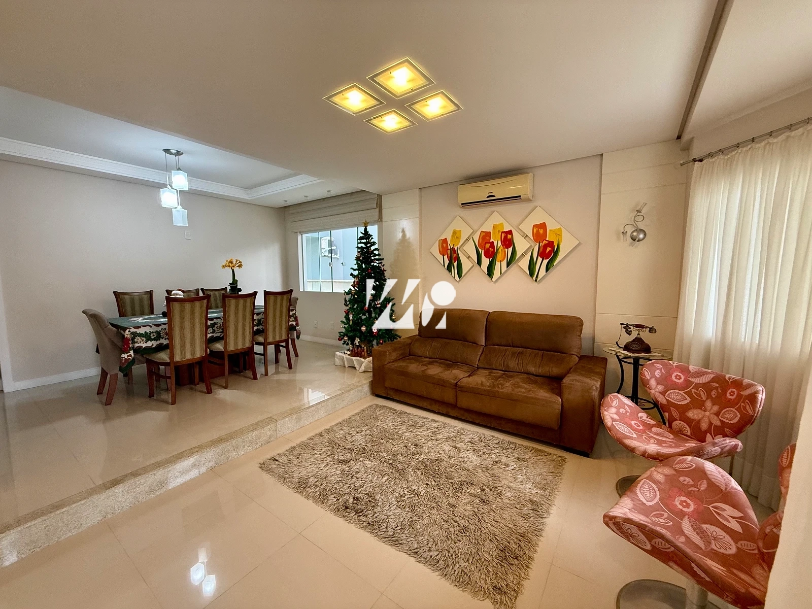 Casa em Pedra Branca, Palhoça. 4 quartos, 211m². Imagem 3 de 29