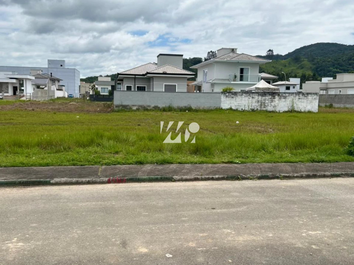 Terreno em Vila Becker, Santo Amaro da Imperatriz. 0 quartos, 0m². Imagem 1 de 1