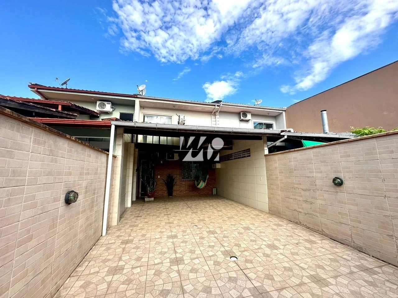 Sobrado Geminado em Forquilhas, São José. 2 quartos, 63m². Imagem 1 de 18