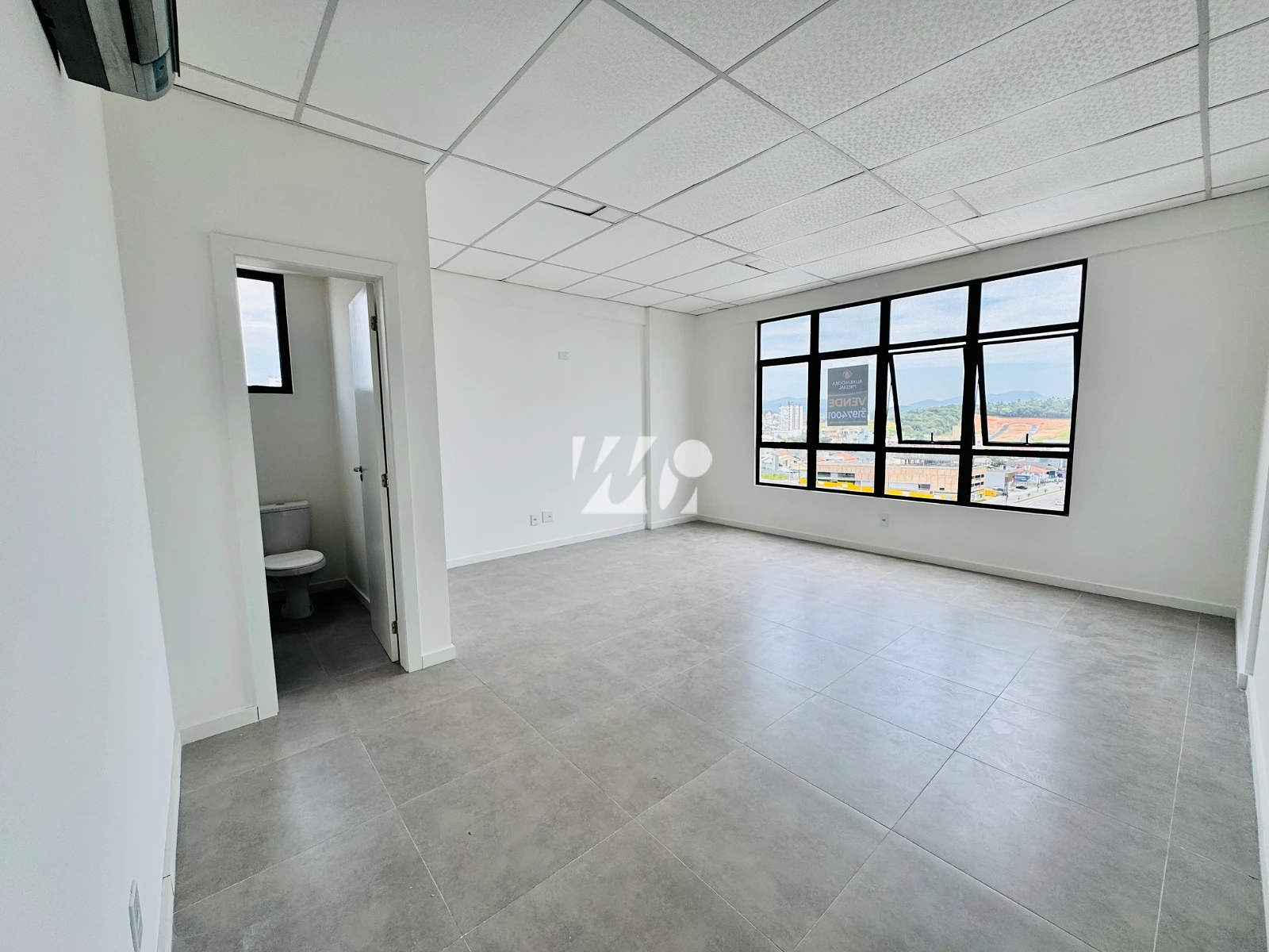 Escritório/Sala em Pagani, Palhoça. 0 quartos, 33m². Imagem 1 de 17