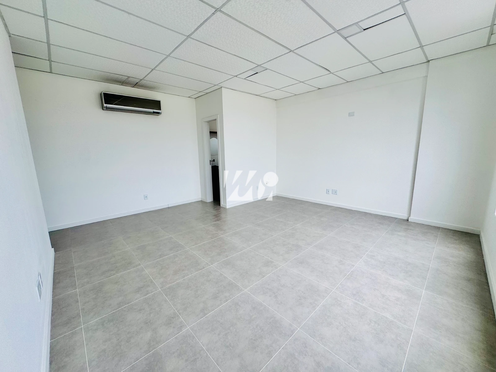 Escritório/Sala em Pagani, Palhoça. 0 quartos, 33m². Imagem 2 de 17