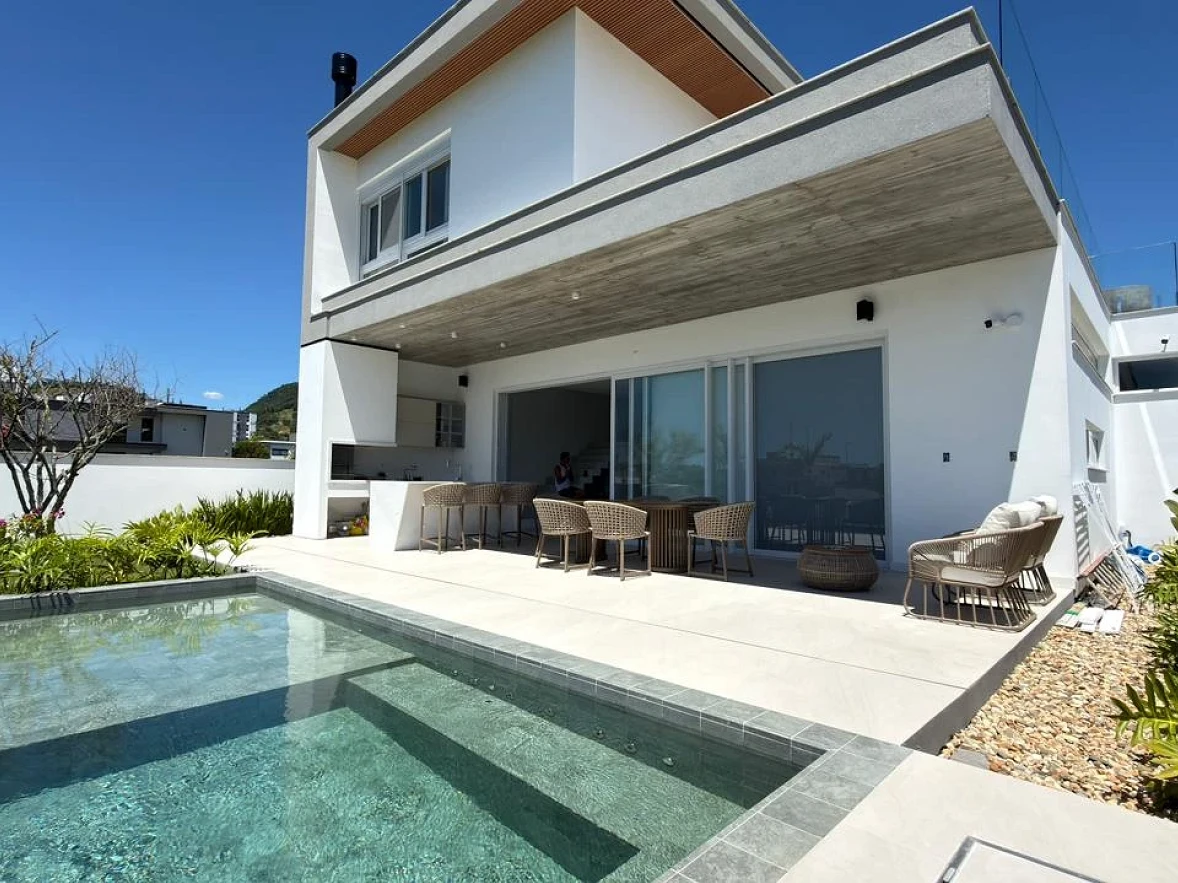 Casa em Pedra Branca, Palhoça. 3 quartos, 294m². Imagem 3 de 13