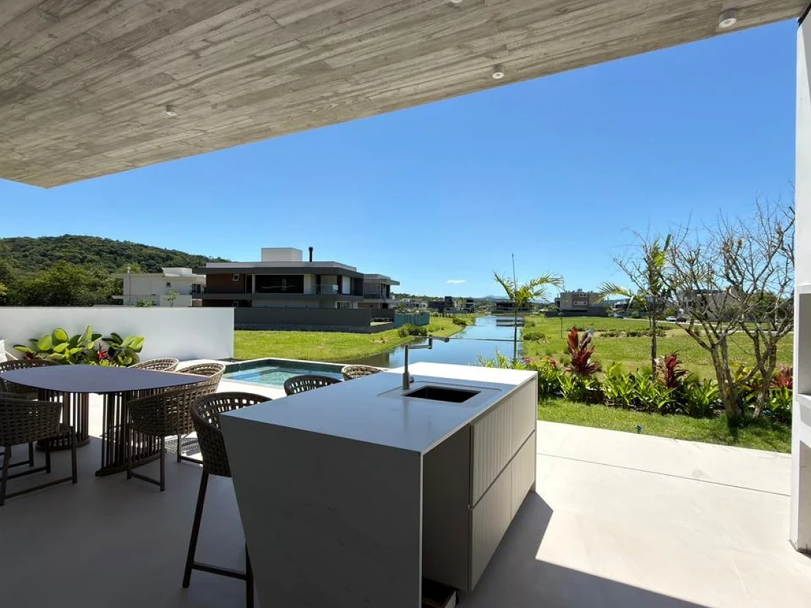 Casa em Pedra Branca, Palhoça. 3 quartos, 294m². Imagem 1 de 13
