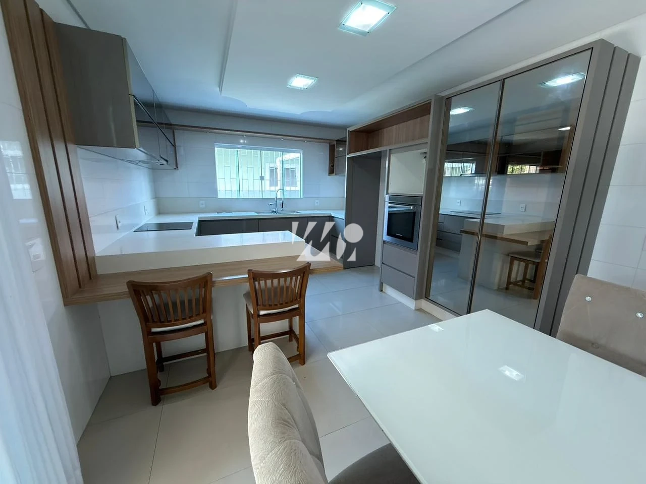 Casa em Pagani, Palhoça. 4 quartos, 237m². Imagem 2 de 39