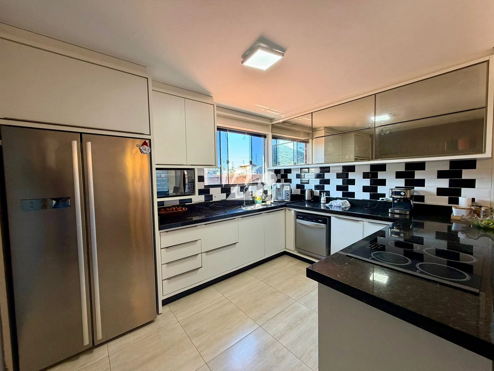 Casa em Madri, Palhoça. 4 quartos, 225m². Imagem 6 de 15