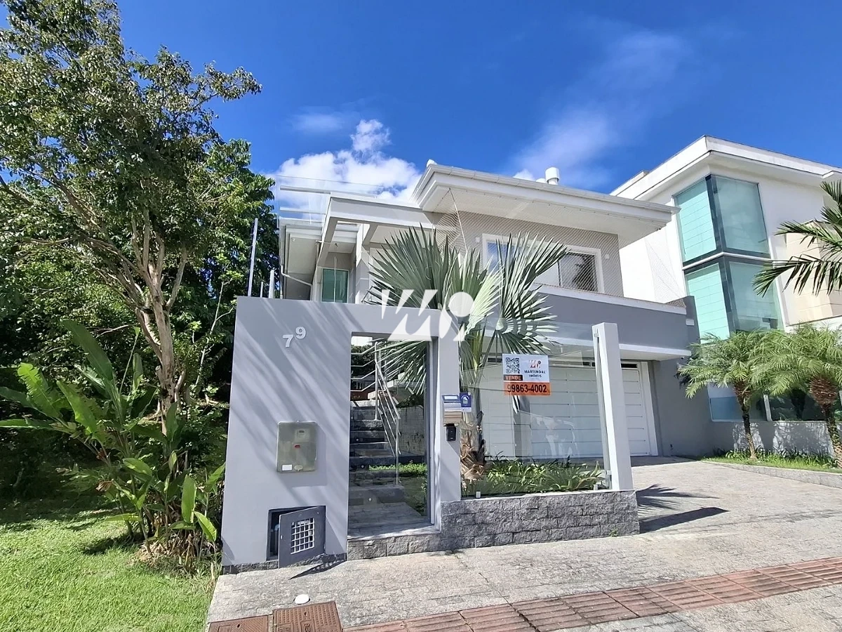 Casa em Pedra Branca, Palhoça. 3 quartos, 246m². Imagem 2 de 32