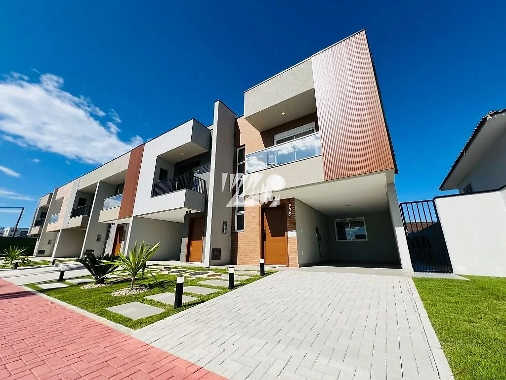 Sobrado Geminado em Sertão do Maruim, São José. 3 quartos, 118m². Imagem 1 de 21