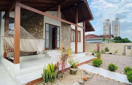 Casa com 3 quartos em Centro, Palhoça