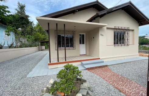 Casa com 5 quartos em Centro, Santo Amaro da Imperatriz