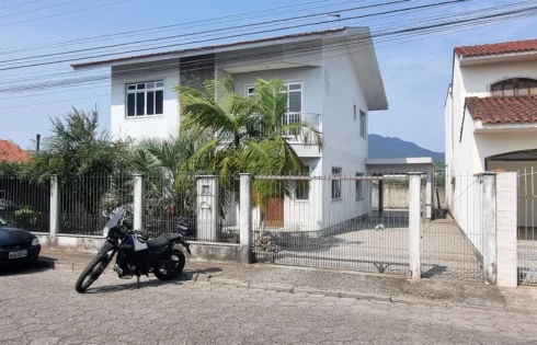 Casa com 3 quartos em Centro, Palhoça