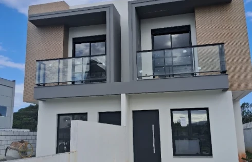 Sobrado Geminado com 3 quartos em Sertão do Maruim, São José