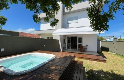 Sobrado Geminado com 3 quartos em Pinheira, Palhoça