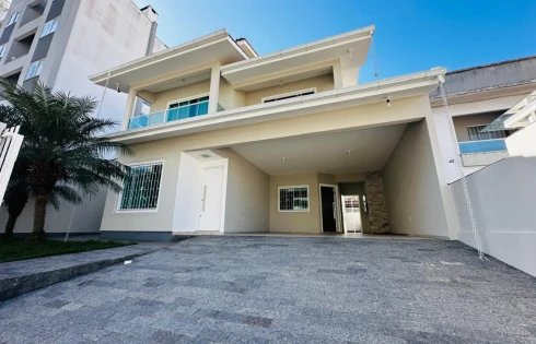Casa com 3 quartos em Pagani, Palhoça