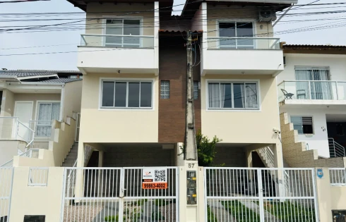 Sobrado Geminado com 2 quartos em Bela Vista, Palhoça