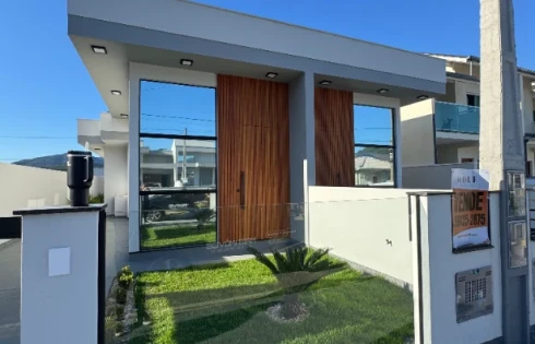 Casa Geminada com 2 quartos em Forquilhas, São José