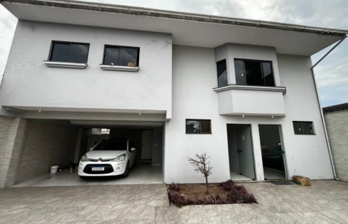 Casa com 4 quartos em Ponte do Imaruim, Palhoça