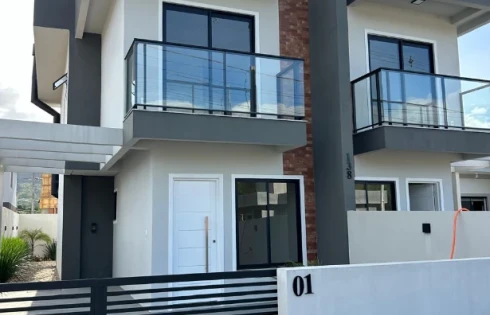 Sobrado Geminado com 2 quartos em Forquilhas, São José