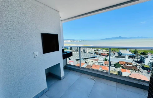 Apartamento com 3 quartos em Kobrasol, São José