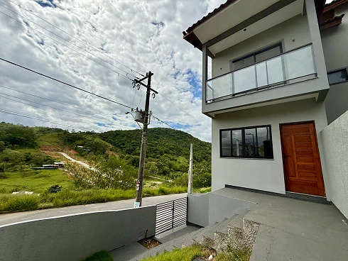 Sobrado Geminado com 2 quartos em Bela Vista, Palhoça