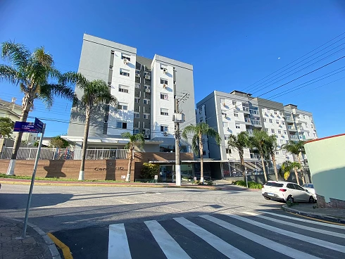 Apartamento com 3 quartos em Praia Comprida, São José