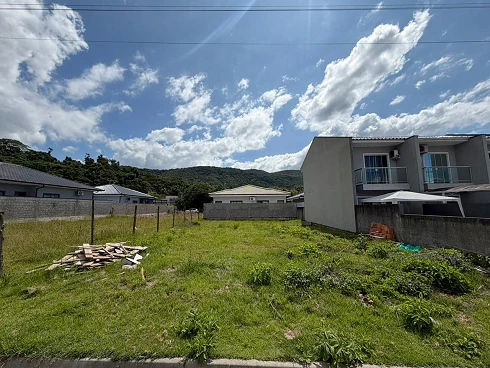 Terreno em Forquilhas, São José