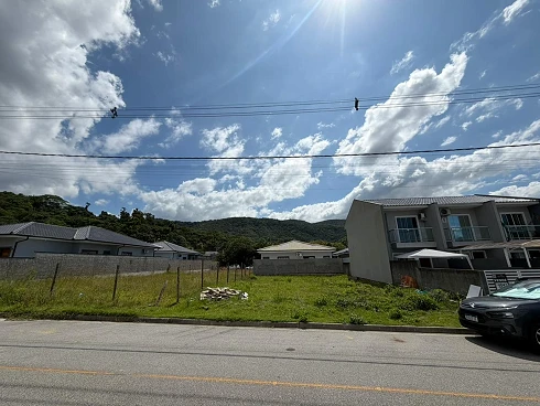 Terreno em Forquilhas, São José