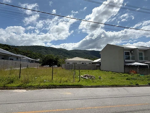 Terreno em Forquilhas, São José