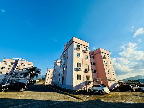 Apartamento com 2 quartos em Aririú, Palhoça